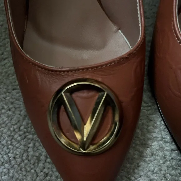 NWT Valentino Clara logo pumps - Picture 11 of 12